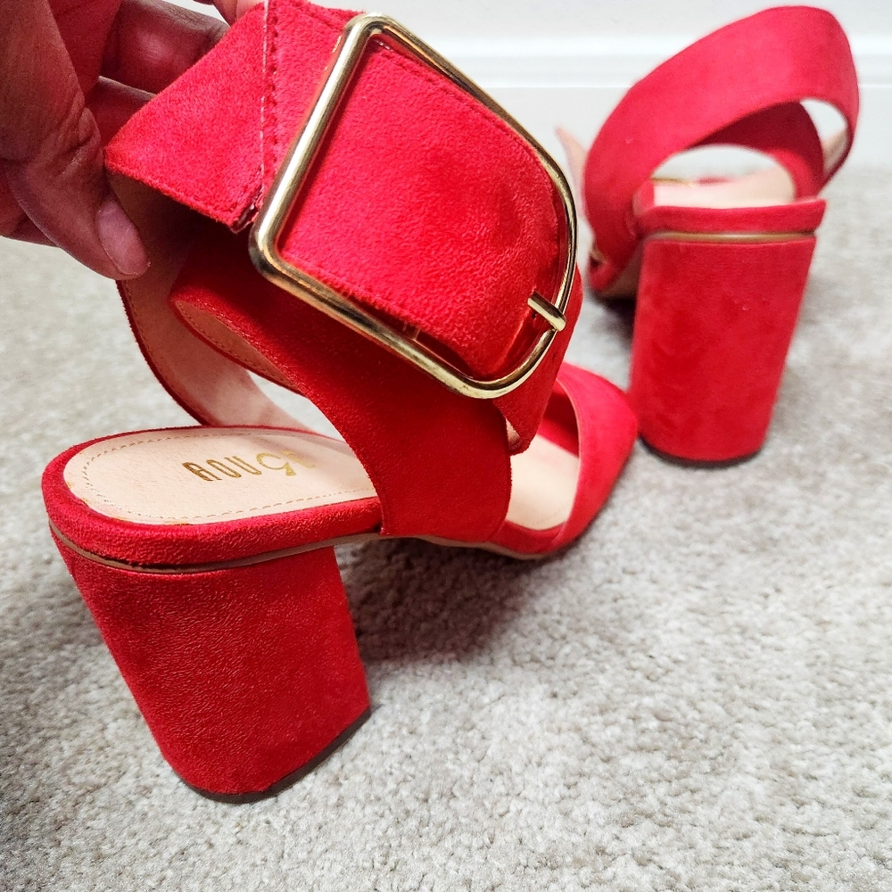 Red Heels - Picture 5 of 6